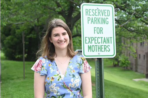 sign for parking for pregnant mothers on campus