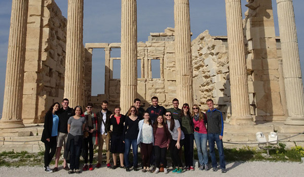 A group of students posing for a picture while studying abroad in Italy.